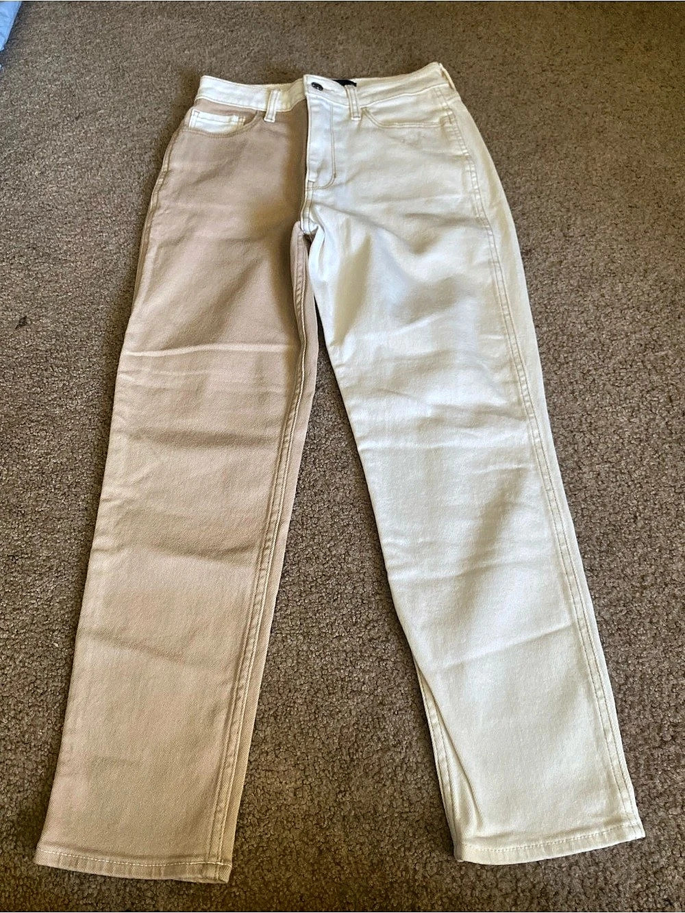 Hollister Ultra High-Rise Mom Jean Size 3R Beige White Colorblock